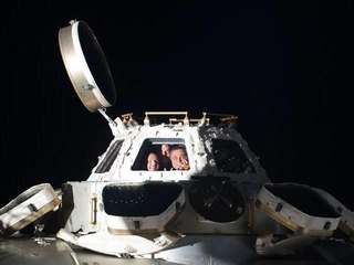 Illustration for article titled Astronauts' Perfect Landing Is Thwarted By A Gust Of Wind